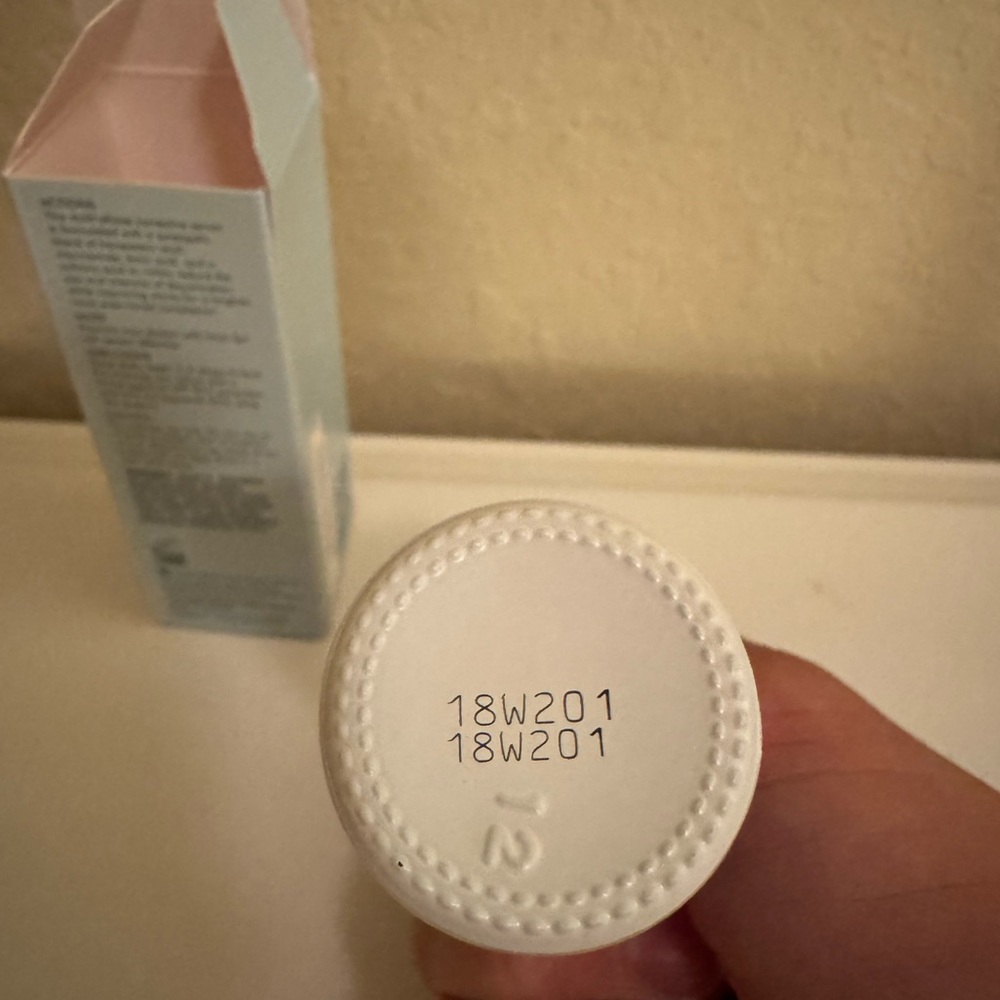 SkinCeuticals Discoloration Defense Serum - Picture 3 of 3
